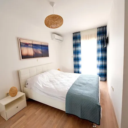 Lux Beach Апартаменти