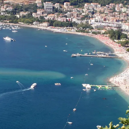 Апартаменти Lux Beach *